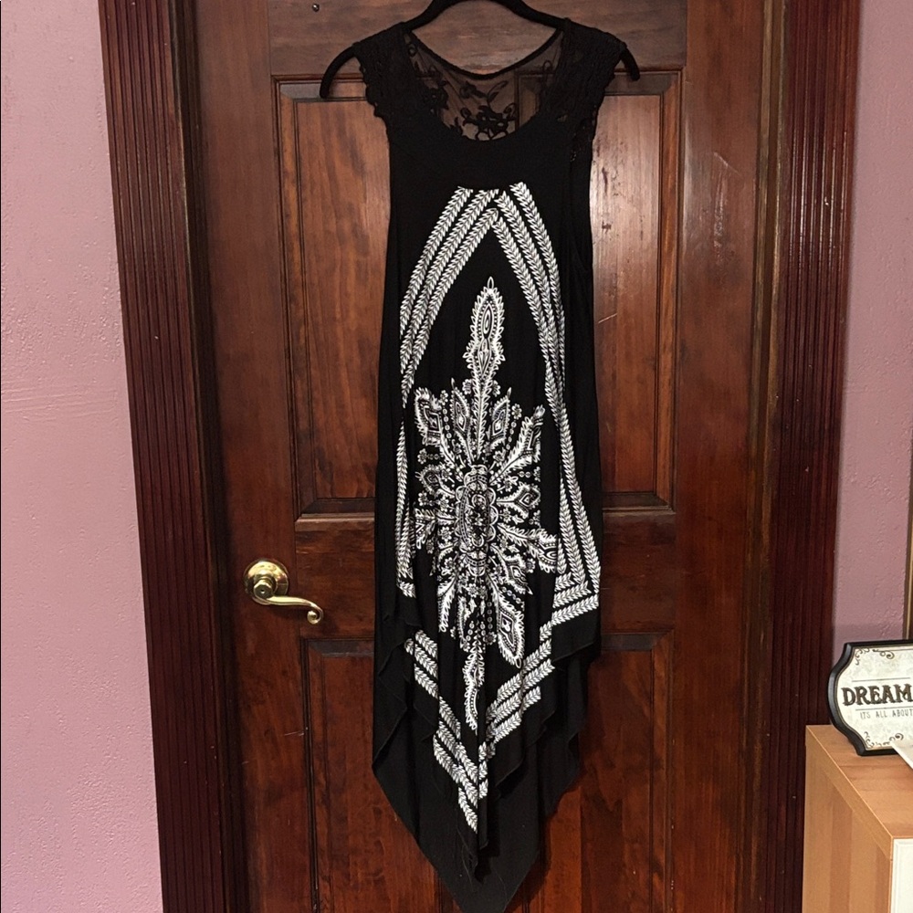 Elegant Black and White Lace Dress